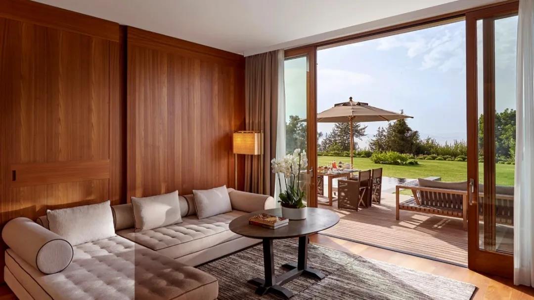 當下家裝新寵——柚木窗，美觀又實用